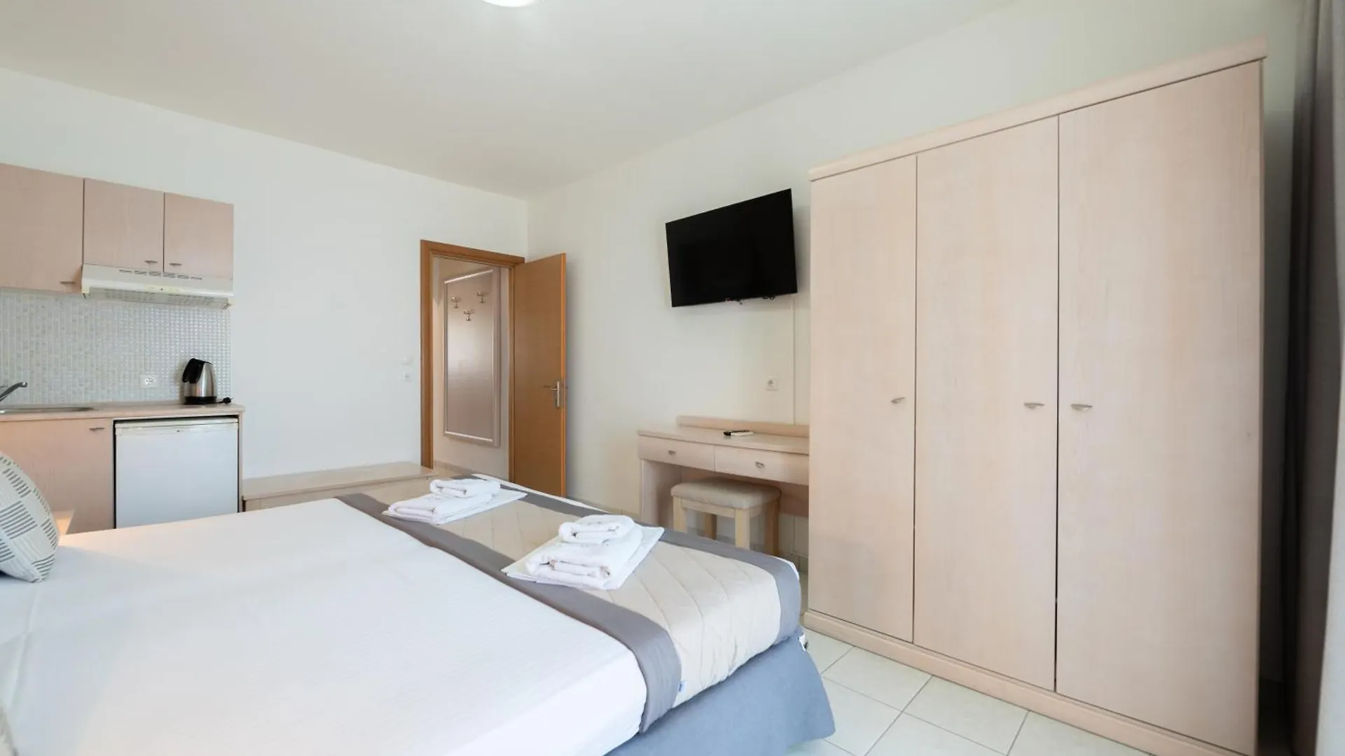 Hotel Areti Neos Marmaras 2*,