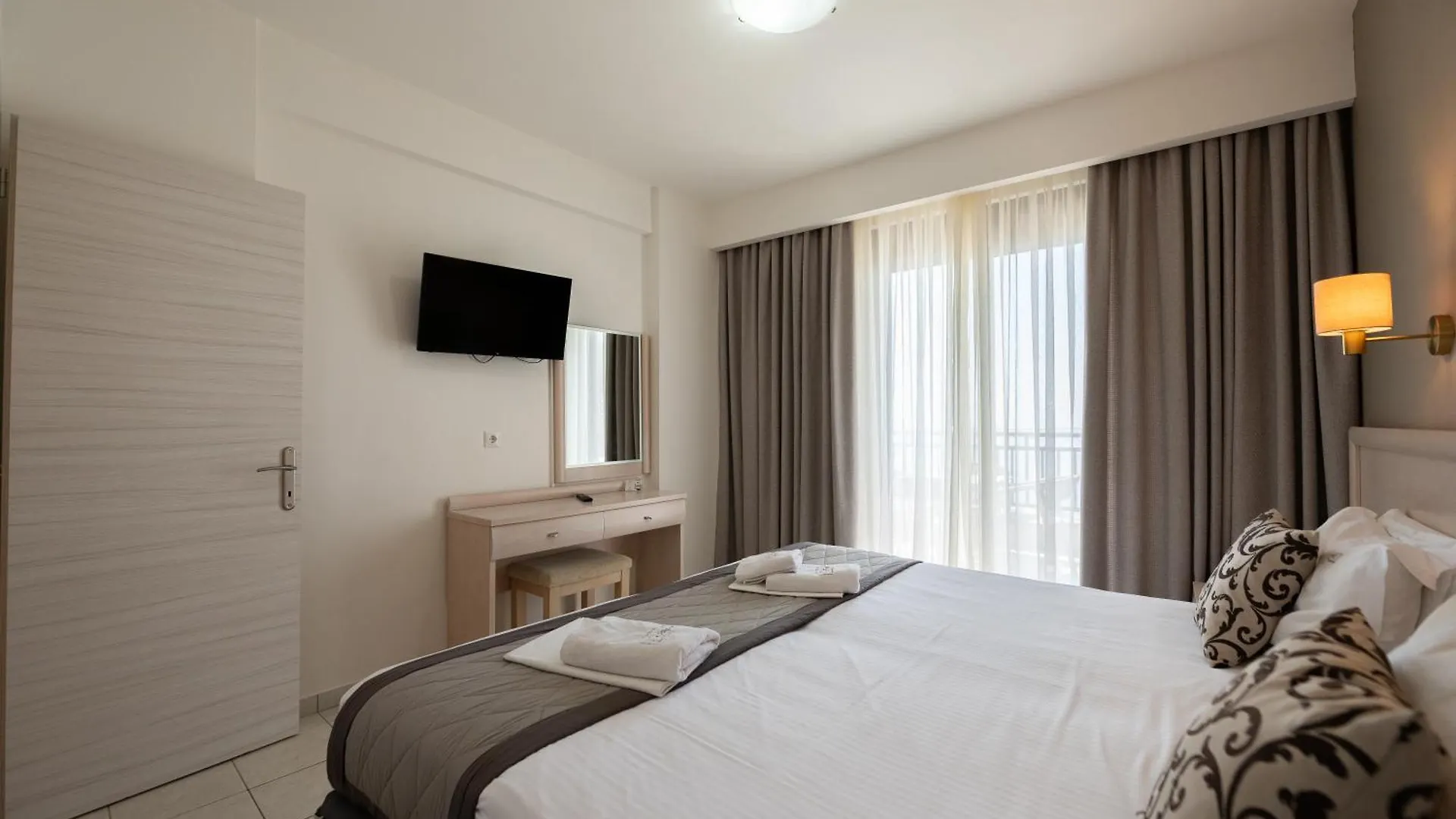 Hotel Areti Neos Marmaras 2*,